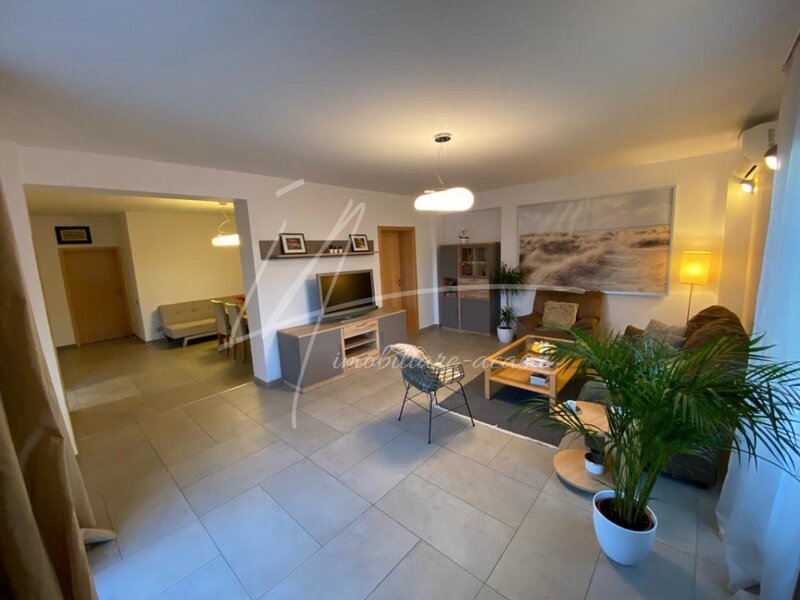 Prelungirea Ghencea, Apartament spatios cu 6 camere, 192 mp. utili in Prelungirea Ghencea 281