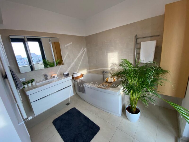Prelungirea Ghencea, Apartament spatios cu 6 camere, 192 mp. utili in Prelungirea Ghencea 281